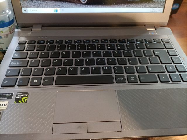 Portátil Clevo de 13,3 .