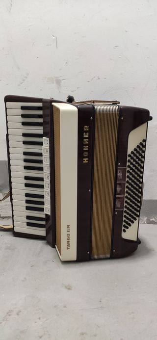 Acordeón Honer Tango 11M