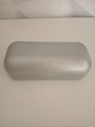 Funda de gafas de Carolina Herrera