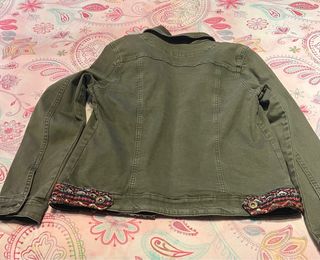Cazadora Koroshy.Verde kaki