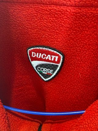 Cazadora ducati