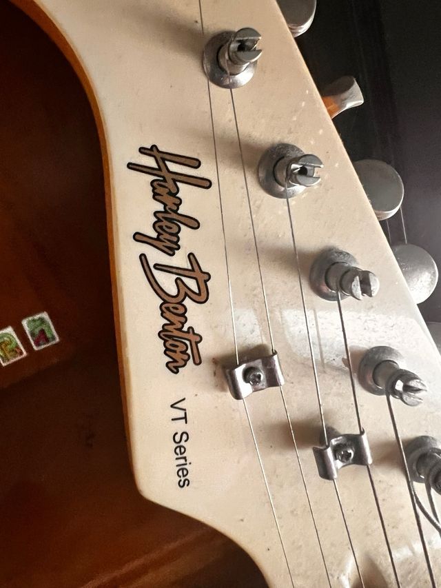 GUITARRA PARA ZURDOS /SOPORTE