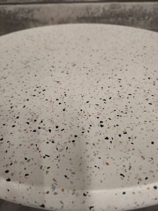 Mesa ALTA Redonda de exterior Saura  terrazzo
