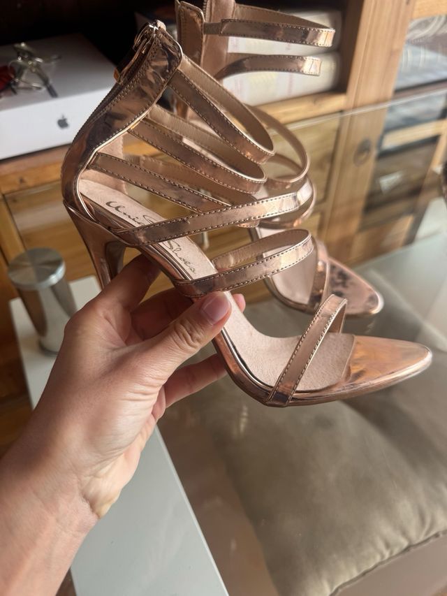 SANDALIAS BODA ORO ROSA
NUEVAS