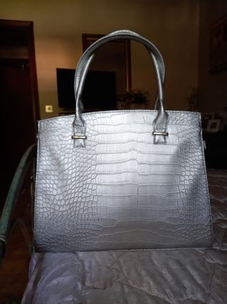 Borsa argentata con manici