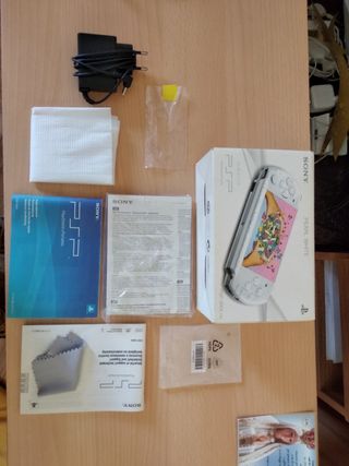 Sony PSP 3004 BIANCA WHITE PEARL COME NUOVA
