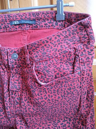 Pantalón leopardo Zara 