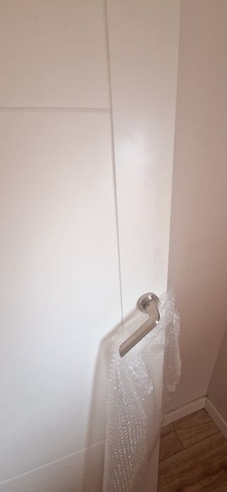 Puerta blanca maciza