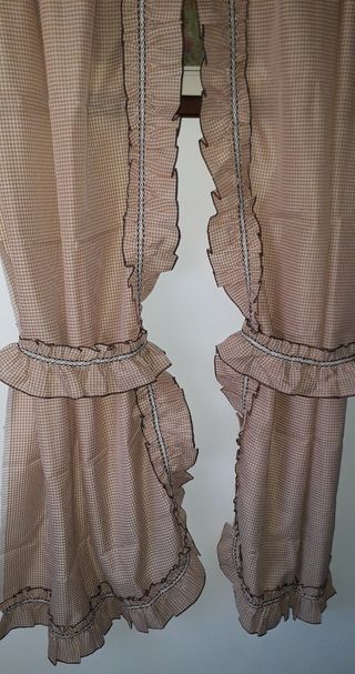 Coppia tende a quadretti per finestra