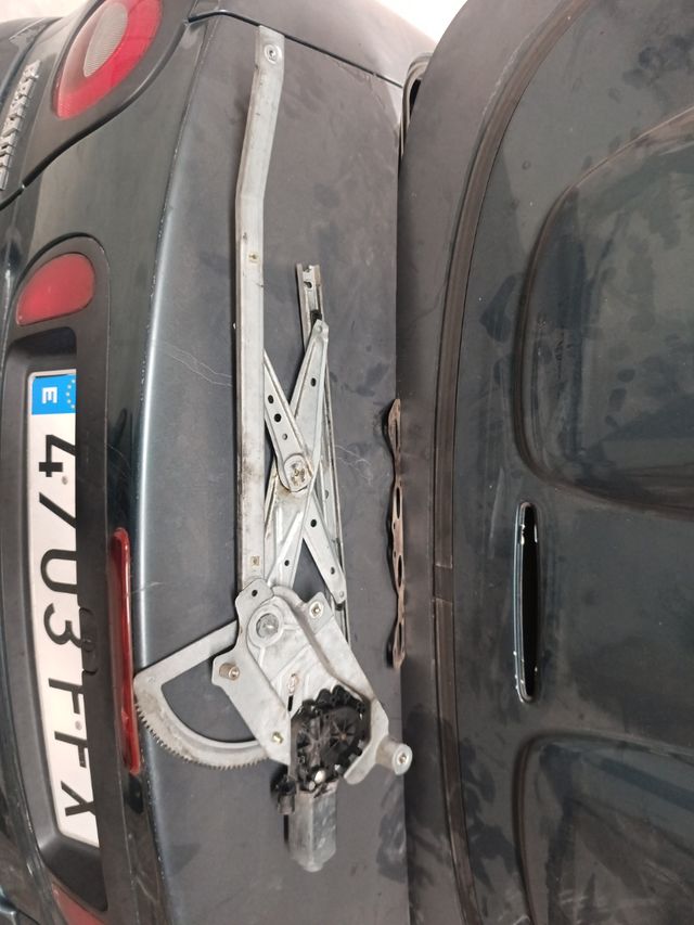 Elevalunas Megane coupé cabrio f7r