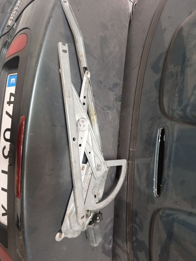 Elevalunas Megane coupé cabrio f7r