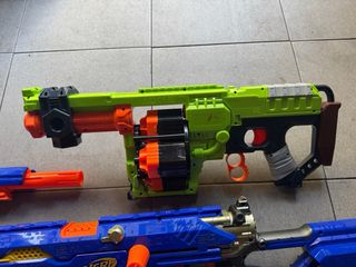 Lotto 9 nerf e 12 accessori