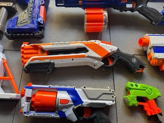 Lotto 9 nerf e 12 accessori