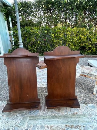 Juego de 2 vitrinas de adornos de madera 