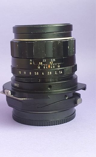 Pentax 50mm montado en TiltShift para Sony
