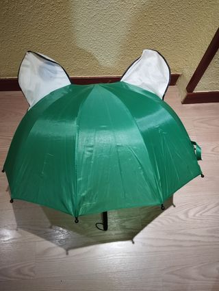 Tres paraguas infantiles con forma de vaca y rana