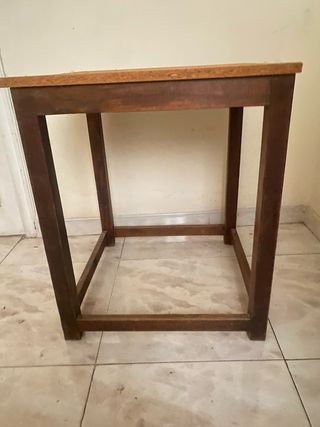 Mesa tipo camilla antigua.