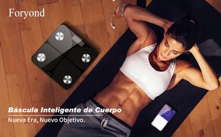 Báscula digital inteligente con análisis corporal.
