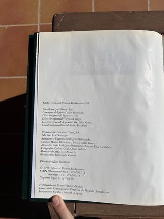 Crea y Decora tu Casa de Muñecas