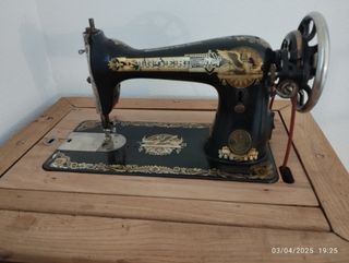 Máquina de coser Singer antigua
