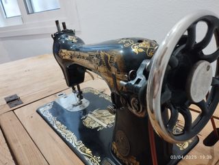 Máquina de coser Singer antigua