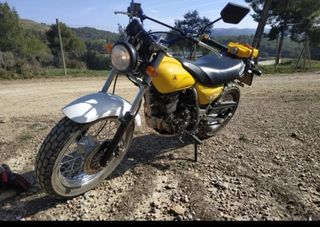 Moto sumco 250 cc de 4 tiempos.