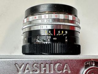 Camara de coleccion yashica d minister