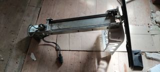 Remolque suspendido de perros.