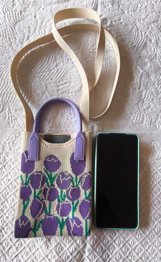 Bolsito bandolera con asas de goma