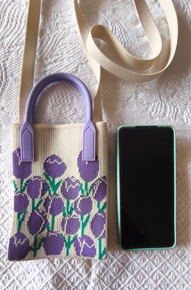 Bolsito bandolera con asas de goma