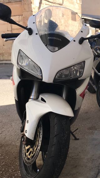 HONDA CBR 1000 RR FIREBLADE 2004 ITV hasta 2027