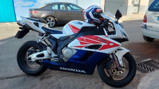 HONDA CBR 1000 RR FIREBLADE 2004 ITV hasta 2027