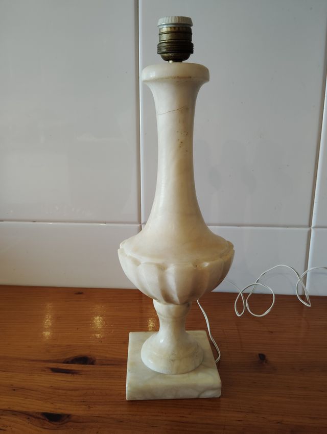 Pie de lámpara vintage de mármol