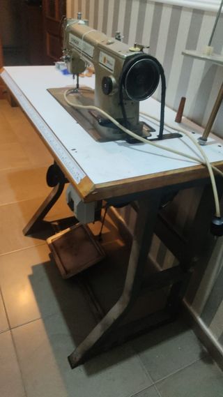 Máquina de coser industrial Singer