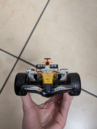 Renault R27 Fisichella 1:18 Hotwheels