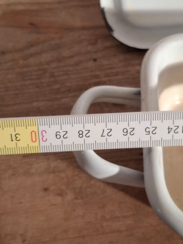 Contenitore in lamiera smaltata per medici