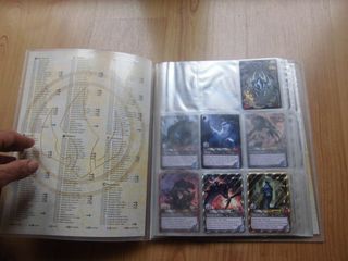 ÁLBUM FANTASY RIDERS INVASIÓN GIGANTES + 154 CARDS