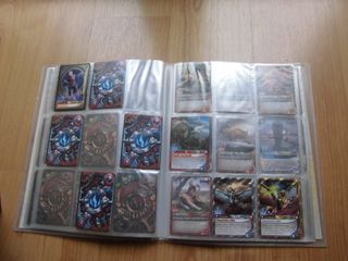ÁLBUM FANTASY RIDERS INVASIÓN GIGANTES + 154 CARDS