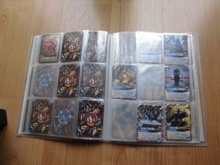 ÁLBUM FANTASY RIDERS INVASIÓN GIGANTES + 154 CARDS