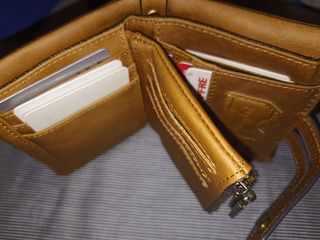 Monedero de piel para hombre