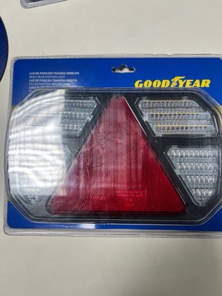 Pilotos traseros remolque