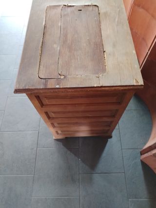 Máquina de coser con Mueble para restaur
