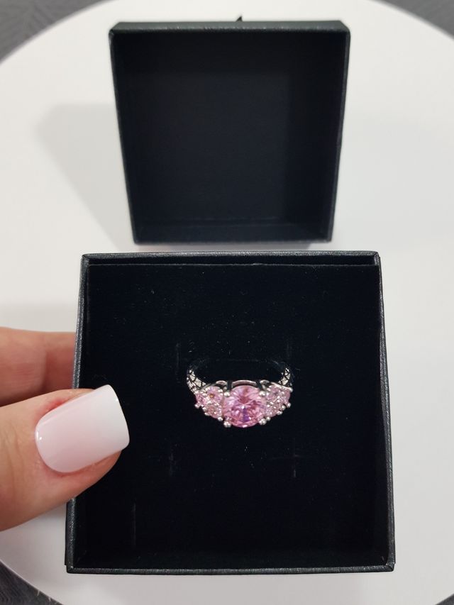 Anillo de circonita rosa