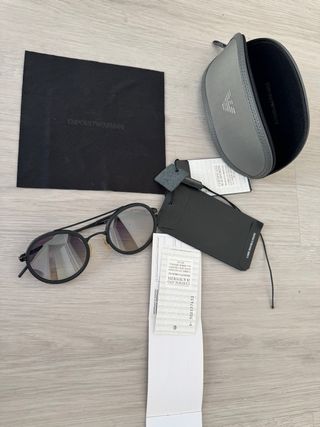 Gafas unisex Emporio Armani del boutique. 