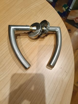 4 juegos manillas puerta en inox .