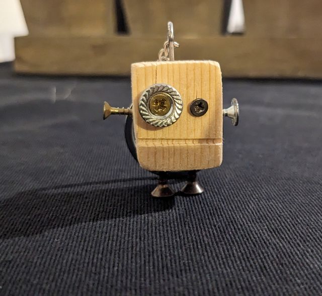 Portachiavi robot in legno