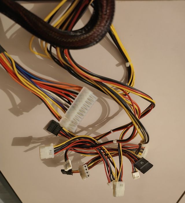 Alimentatore PC fisso 