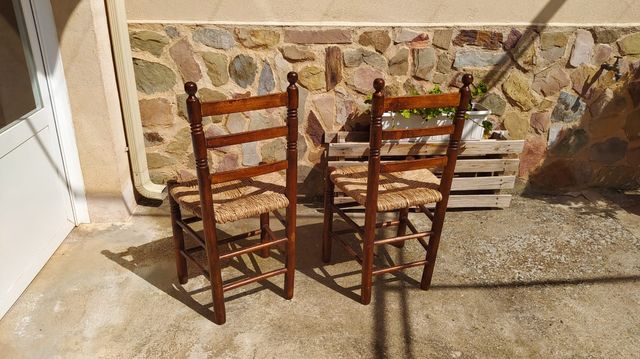 Silla rustica de campo de enea y madera