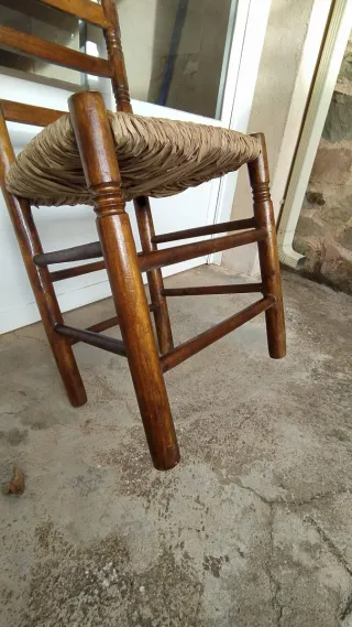 Silla rustica de campo de enea y madera