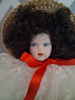 Bambola di porcellana